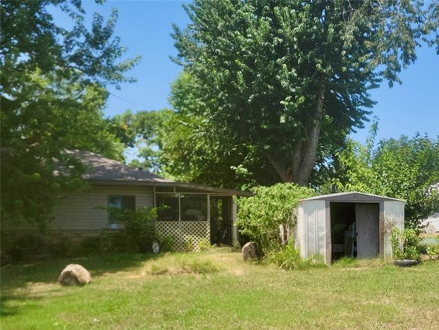 1004 W Magnolia Street, Rogers, AR 72756