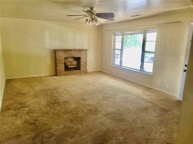 1004 W Magnolia Street, Rogers, AR 72756