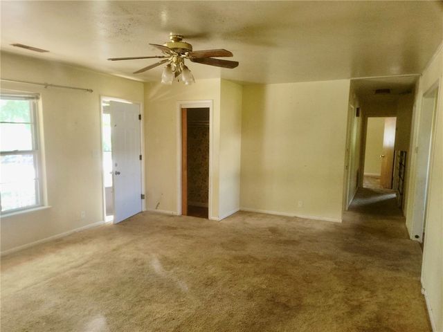 1004 W Magnolia Street, Rogers, AR 72756