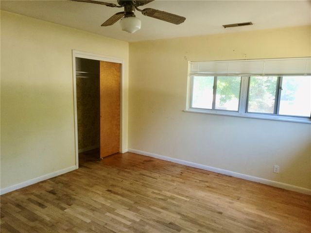 1004 W Magnolia Street, Rogers, AR 72756