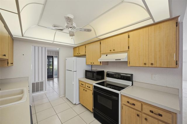 2331 LANCASTER DRIVE, Sun City Center, FL 33573