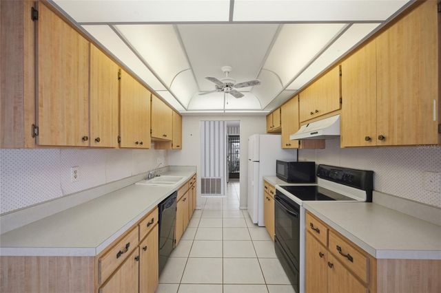 2331 LANCASTER DRIVE, Sun City Center, FL 33573