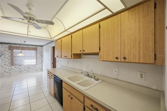 2331 LANCASTER DRIVE, Sun City Center, FL 33573