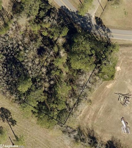 8955 Warner W Street, Bayou La Batre, AL 36509