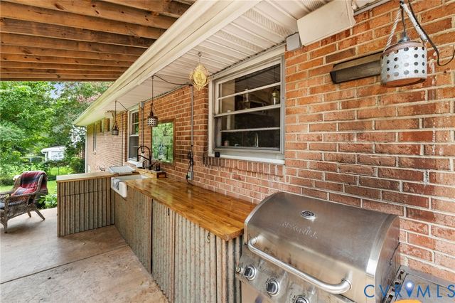 12311 PARKER Ln, Chester, VA 23831