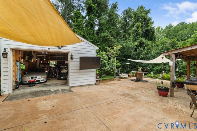 12311 PARKER Ln, Chester, VA 23831