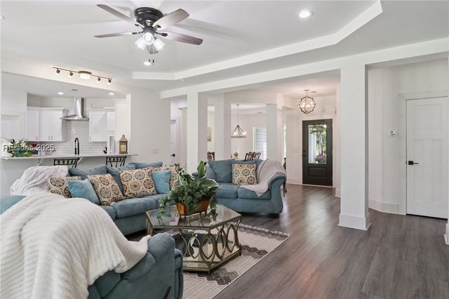 100 Drayton Dr, Ridgeland, SC 29936