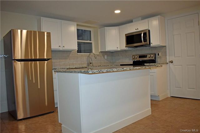33 E Vacation, Hopewell Junction, NY 12590