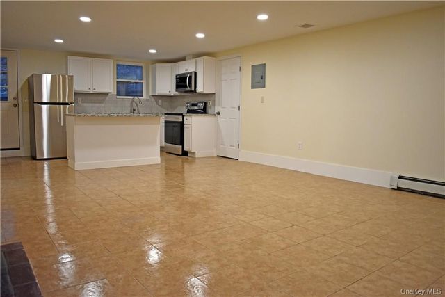 33 E Vacation, Hopewell Junction, NY 12590