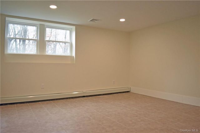 33 E Vacation, Hopewell Junction, NY 12590