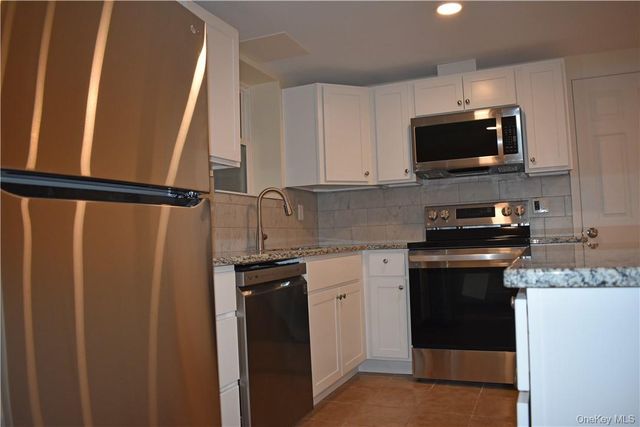 33 E Vacation, Hopewell Junction, NY 12590