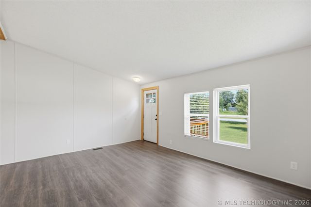 172 Spring Creek Street, Pryor, OK 74361