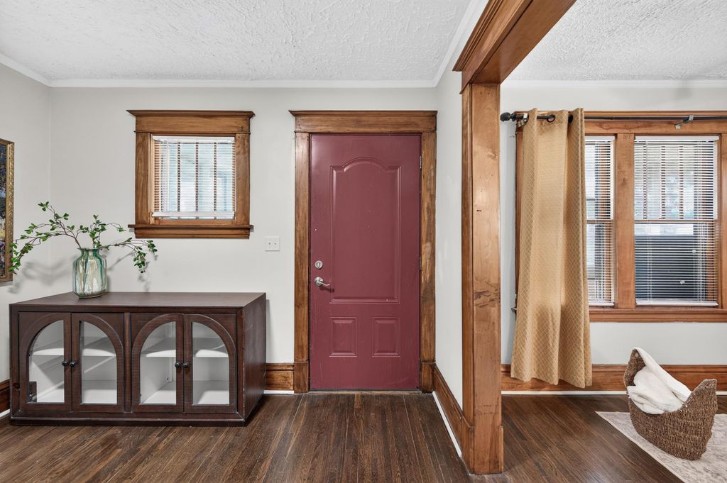 979 Saint Anthony Avenue, Saint Paul, MN 55104 — photo 2