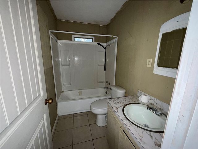 806 Parr Dr, Alice, TX 78332