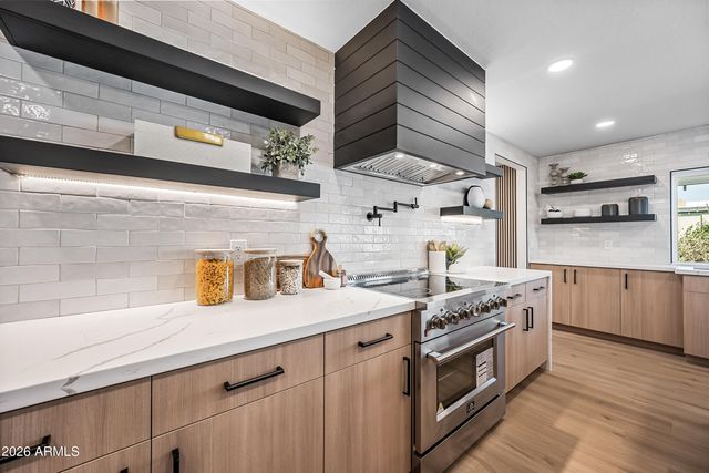 6622 E VOLTAIRE Avenue, Scottsdale, AZ 85254