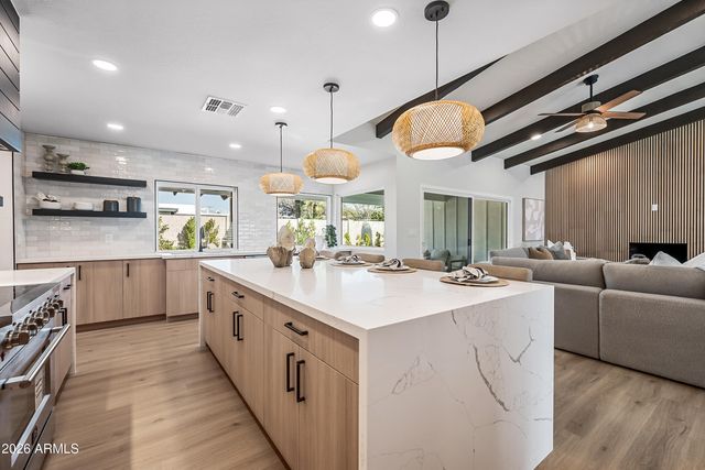 6622 E VOLTAIRE Avenue, Scottsdale, AZ 85254