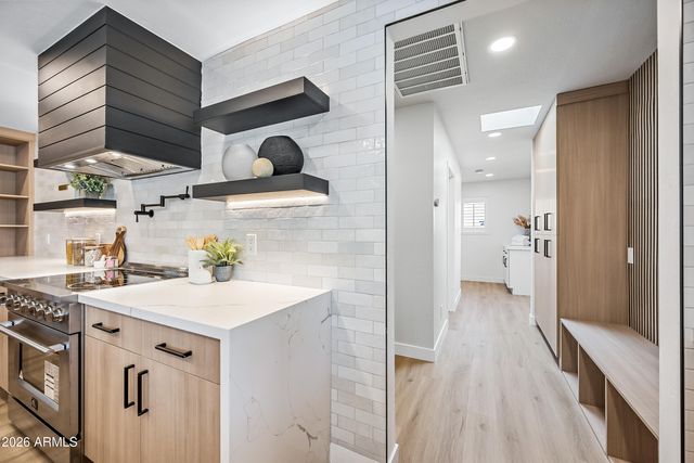 6622 E VOLTAIRE Avenue, Scottsdale, AZ 85254