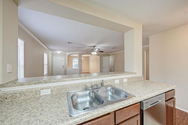 921 Dexter DR, Leander, TX 78641