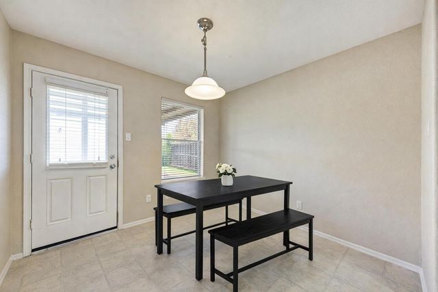 921 Dexter DR, Leander, TX 78641