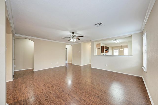 921 Dexter DR, Leander, TX 78641