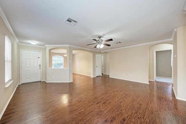 921 Dexter DR, Leander, TX 78641