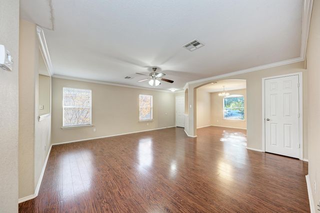 921 Dexter DR, Leander, TX 78641