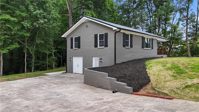 1855 Stemp Everhart Road, Thomasville, NC 27360