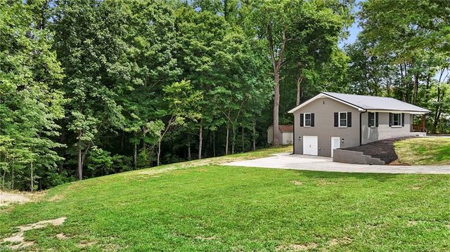 1855 Stemp Everhart Road, Thomasville, NC 27360