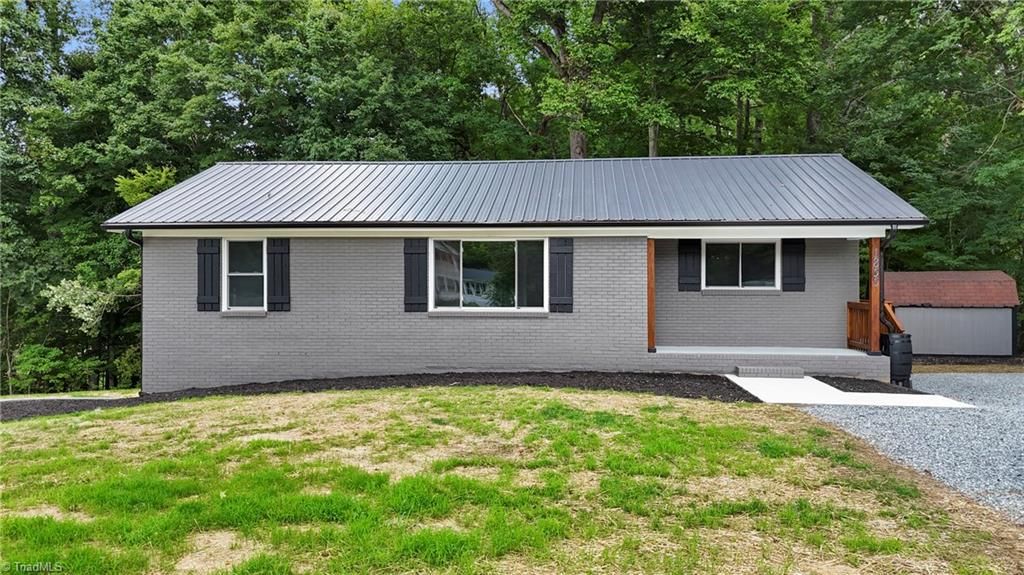 1855 Stemp Everhart Road, Thomasville, NC 27360