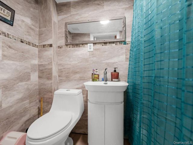 452 Lincoln Avenue HSE, Brooklyn, NY 11208