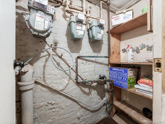 452 Lincoln Avenue HSE, Brooklyn, NY 11208