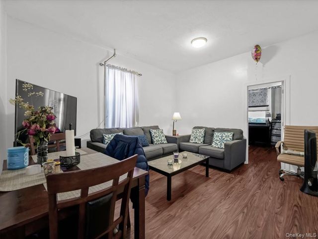 452 Lincoln Avenue HSE, Brooklyn, NY 11208