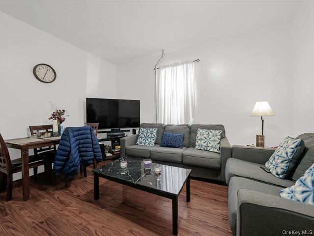 452 Lincoln Avenue HSE, Brooklyn, NY 11208