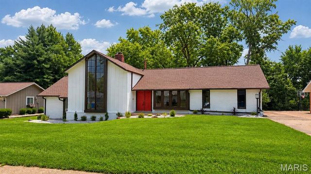 500 Kingridge Drive, Ballwin, MO 63011