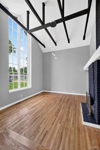 500 Kingridge Drive, Ballwin, MO 63011