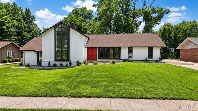 500 Kingridge Drive, Ballwin, MO 63011