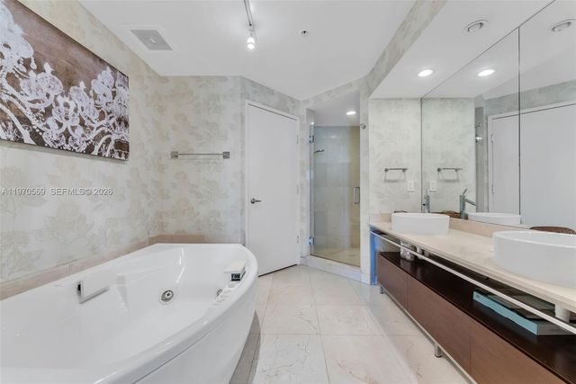 16275 Collins Ave 1604, Sunny Isles Beach, FL 33160