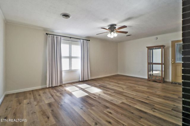 1019 Lincoln Rd, Jamestown, TN 38556