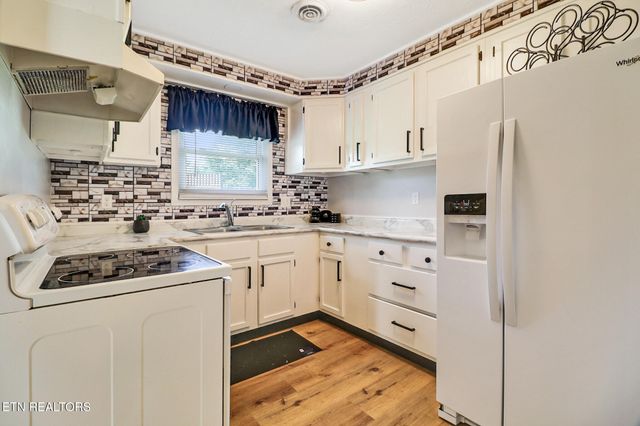 1019 Lincoln Rd, Jamestown, TN 38556