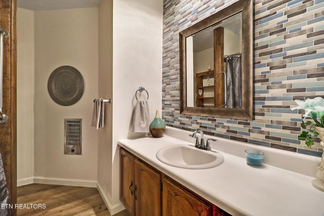 1019 Lincoln Rd, Jamestown, TN 38556