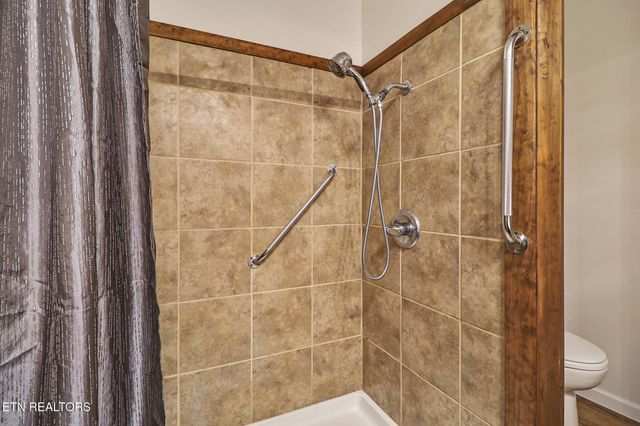 1019 Lincoln Rd, Jamestown, TN 38556