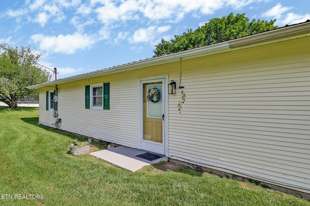 1019 Lincoln Rd, Jamestown, TN 38556