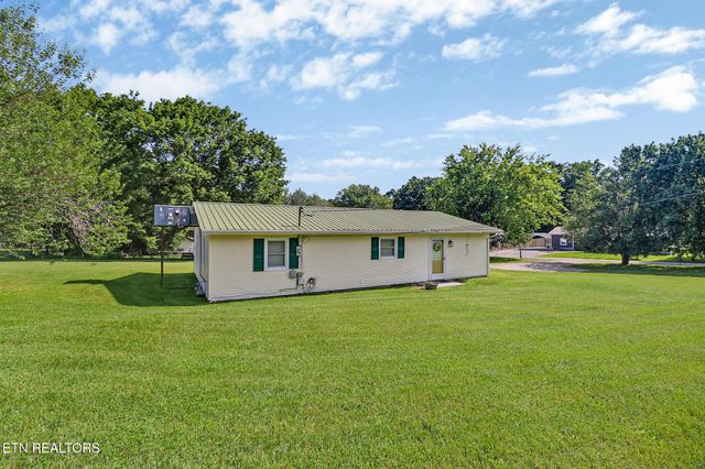 1019 Lincoln Rd, Jamestown, TN 38556