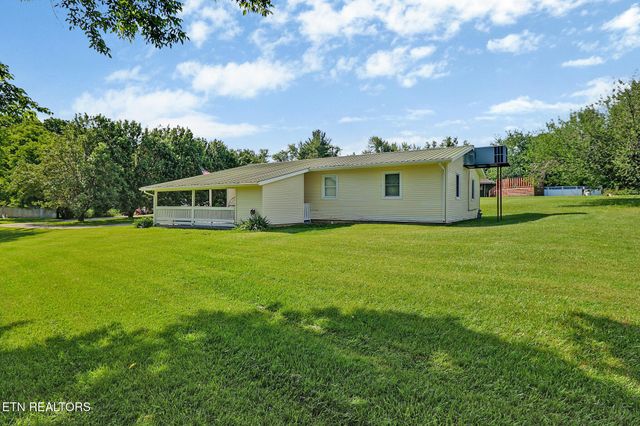 1019 Lincoln Rd, Jamestown, TN 38556