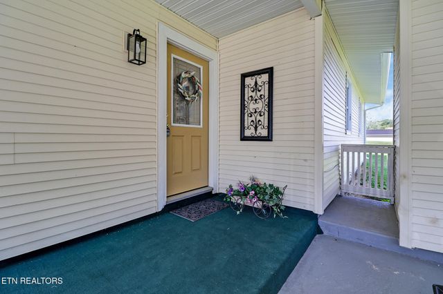 1019 Lincoln Rd, Jamestown, TN 38556