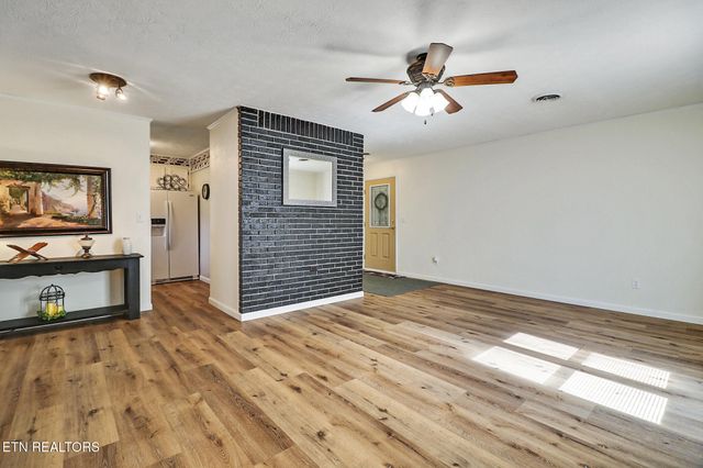 1019 Lincoln Rd, Jamestown, TN 38556