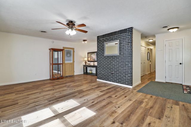 1019 Lincoln Rd, Jamestown, TN 38556