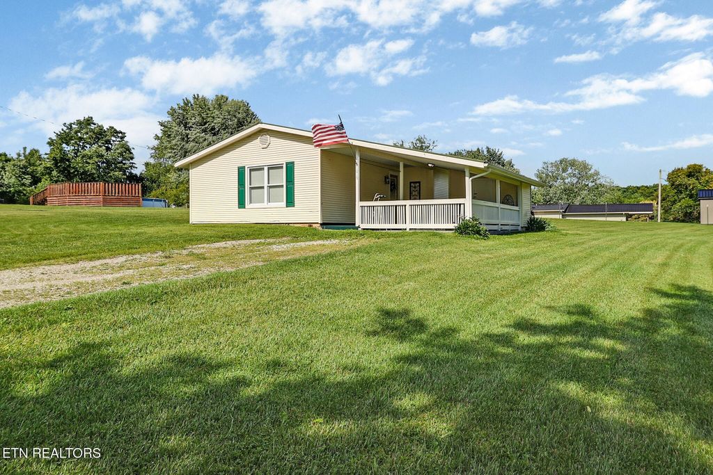 1019 Lincoln Rd, Jamestown, TN 38556