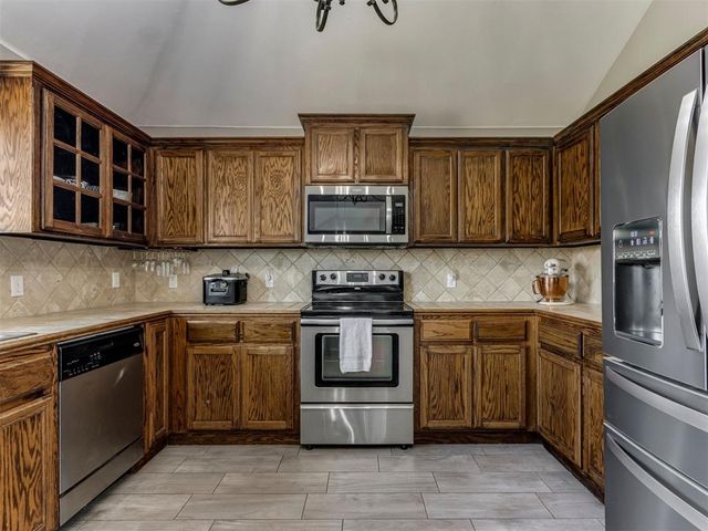 11705 SW 8th Street, Yukon, OK 73099