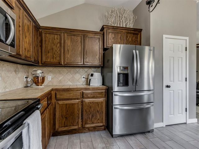 11705 SW 8th Street, Yukon, OK 73099